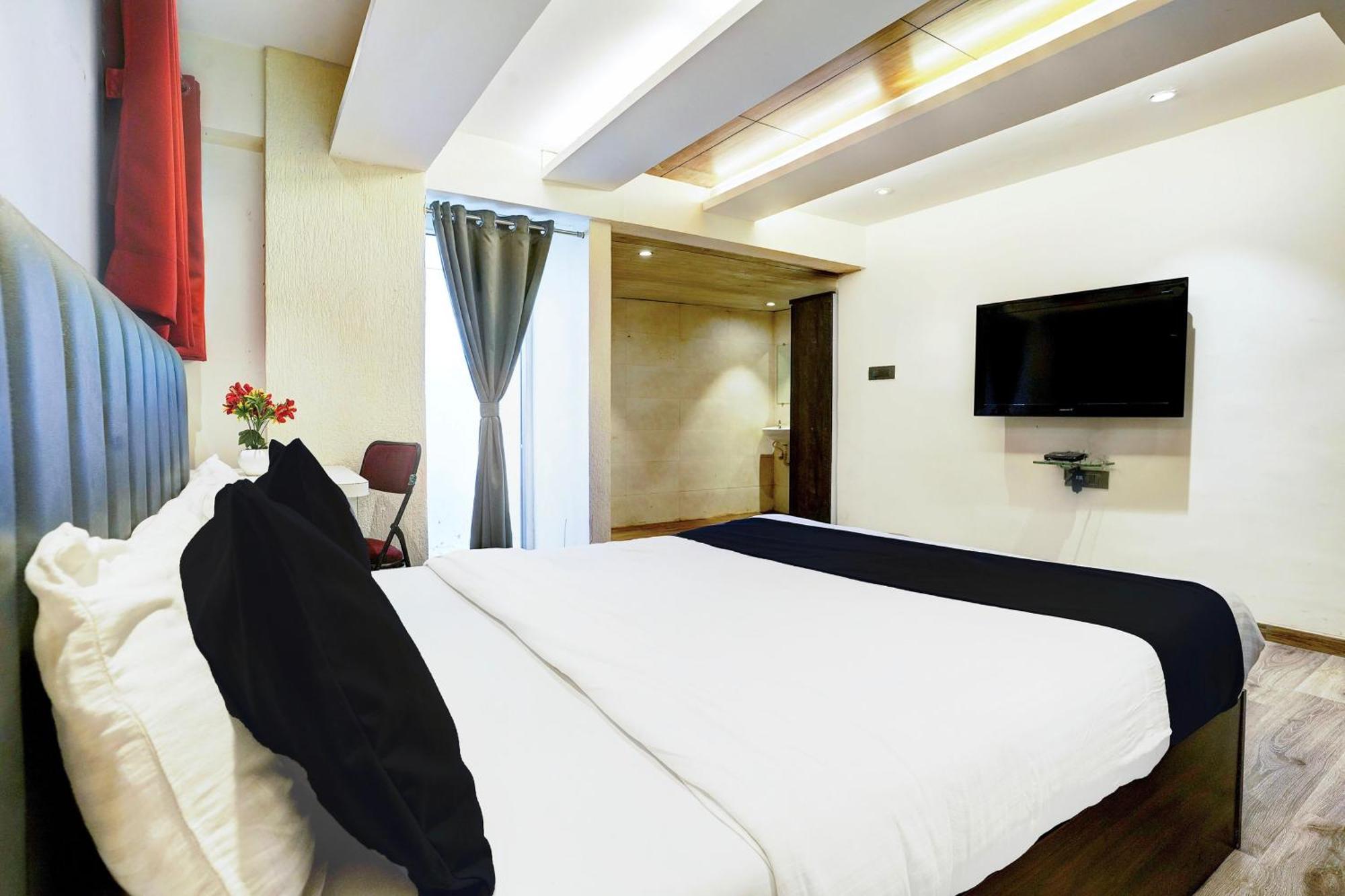 Super Hotel O Seawoods Near Palm Beach Road Formerly Sai Roop Navi Mumbai Extérieur photo